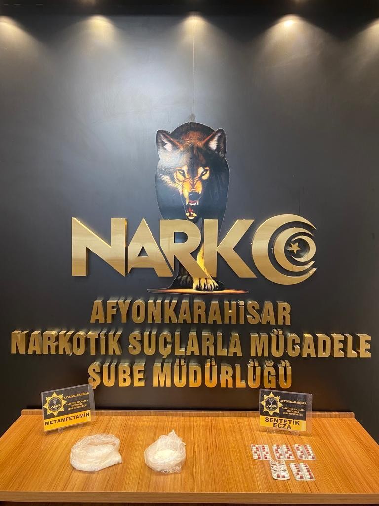 Uyuşturucu İle Yakalanan 2 Ki̇şi̇ Tutuklandı