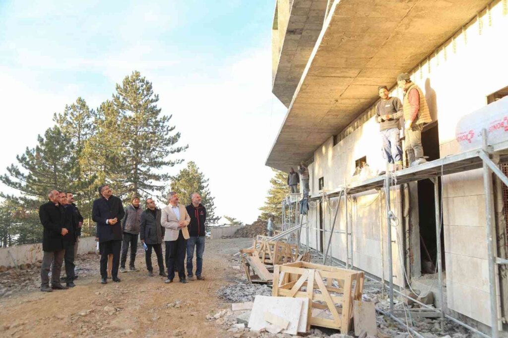 Vali̇ Ali̇ Çeli̇k, Murat Dağında Devam Eden Çalışmaları Yeri̇nde İnceledi̇