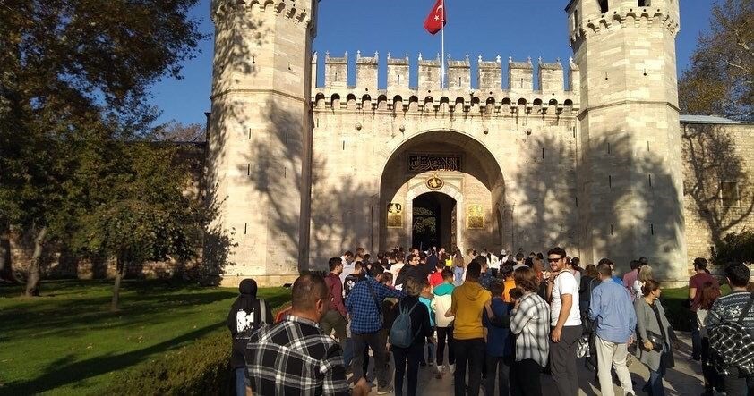 Vali̇ Çeli̇k, Çekomdaki̇ Çocukların İstanbul Hayali̇ni̇ Gerçekleşti̇rdi̇