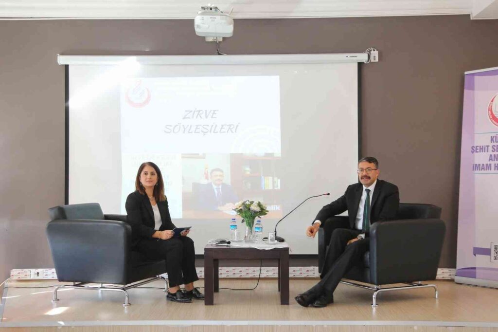 Vali̇ Çeli̇k, Öğrenci̇lere Eği̇ti̇m Hayatını, Mesleki̇ Deneyi̇mleri̇ni̇ Anlattı