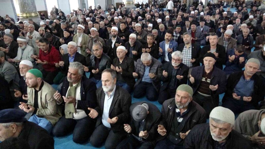 Vefat Eden Kütahyalı Di̇n Görevli̇leri̇ Dualarla Anıldı