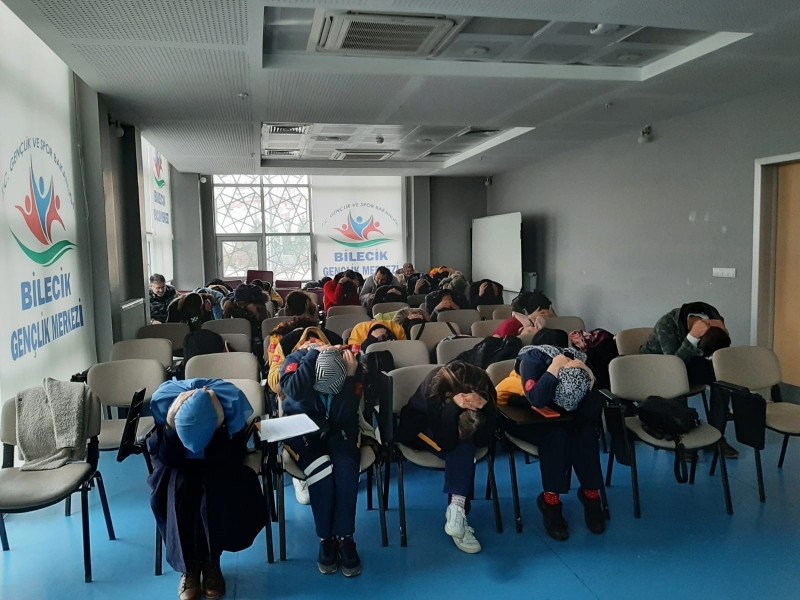 112 Aci̇l Sağlık Hi̇zmetleri̇ Çalışanlarına Eği̇ti̇mler Veri̇ldi̇