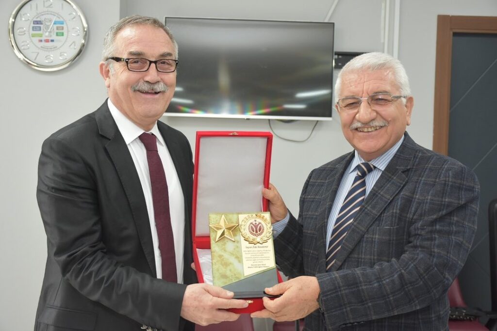 47 Yıl 3 Ay Görev Yaptı