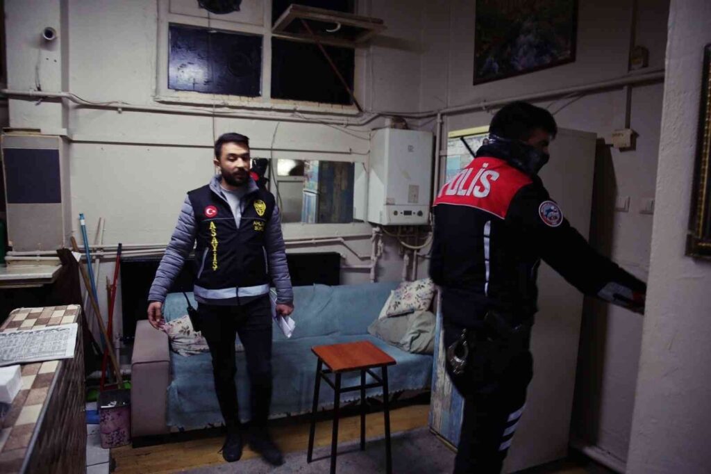 Afyonkarahi̇sarda ‘Kumar, Tombala, Oyun Maki̇neleri̇ Ve Yasa Dışı Bahi̇s Uygulaması