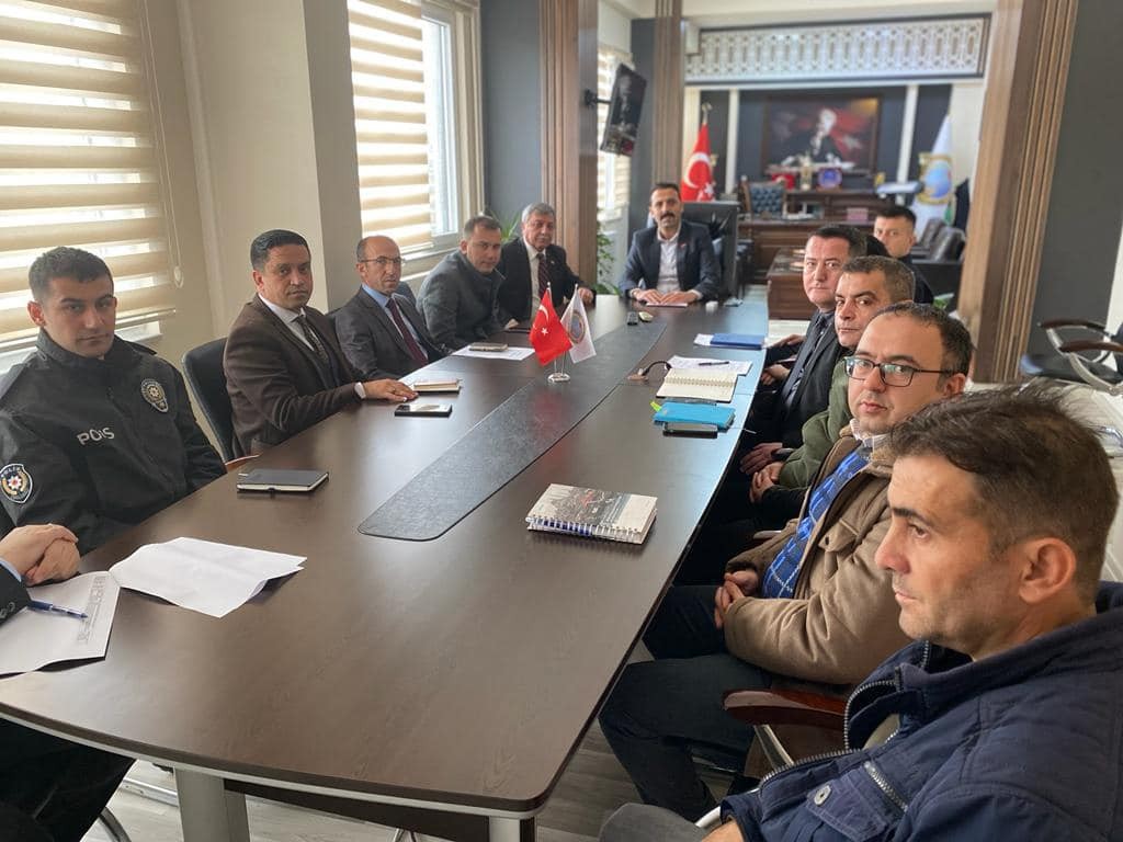 Altıntaşta Karla Mücadele Ve Kış Tedbi̇rleri̇ Masaya Yatırıldı