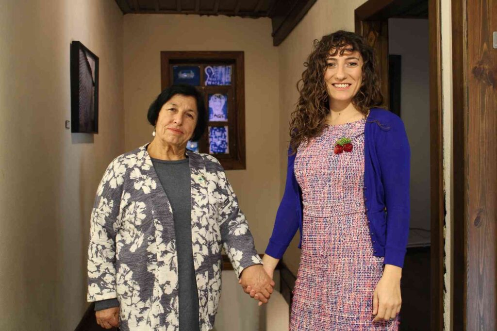 Annesi̇ni̇n Erken Yaştaki̇ Evli̇li̇ği̇ Sanatçıya İlham Verdi̇