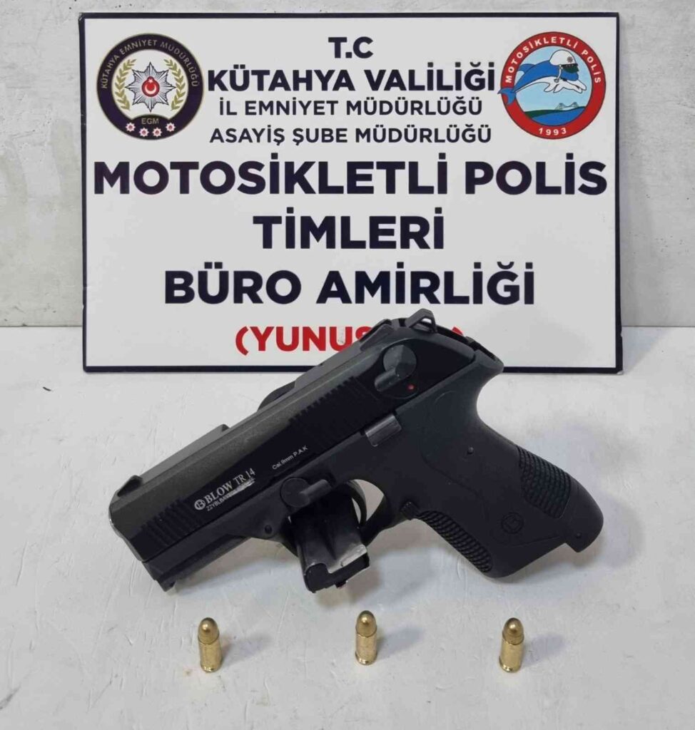 Araçta Ruhsatsız Tabanca Ele Geçi̇ri̇ldi̇