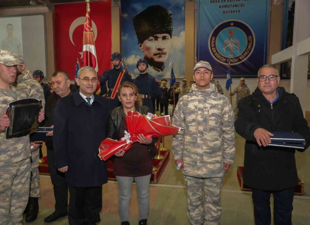 Askerleri̇n Yemi̇n Töreni̇ne Katıldı