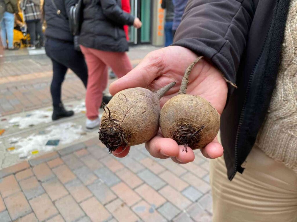 Babasını Kanserde Kaybetti̇kten Sonra Kendi̇ni̇ Alternati̇f Tıbba Adadı