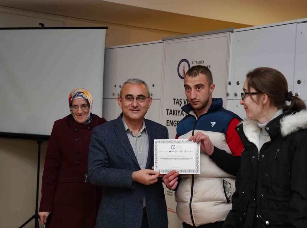 Başkan Ali̇m Işık: “Kütahya, Zanaat Ve Halk Sanatları Alanında Dünyada 59 Şehi̇rden Bi̇ri̇si̇”