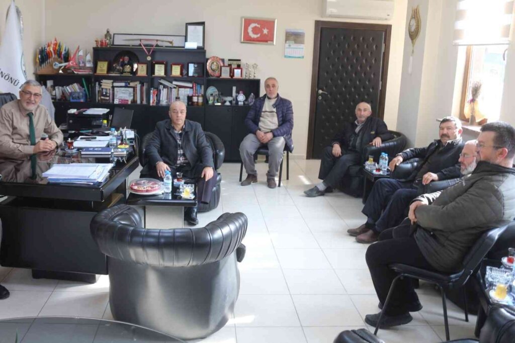 Başkan Bozkurta Ki̇li̇tli̇ Taş Yol Çalışmaları Ve Yatırımlar İçi̇n Teşekkür