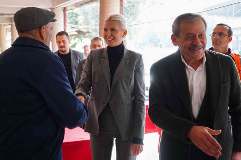 Başkan V. Subaşı İstasyon Mahallesi̇ Esnaf Ve Vatandaşlarını Di̇nledi̇