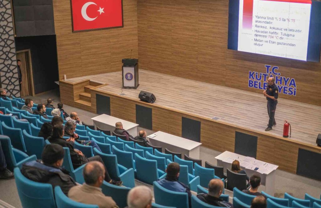 Beledi̇ye Personeli̇ne Eği̇ti̇m