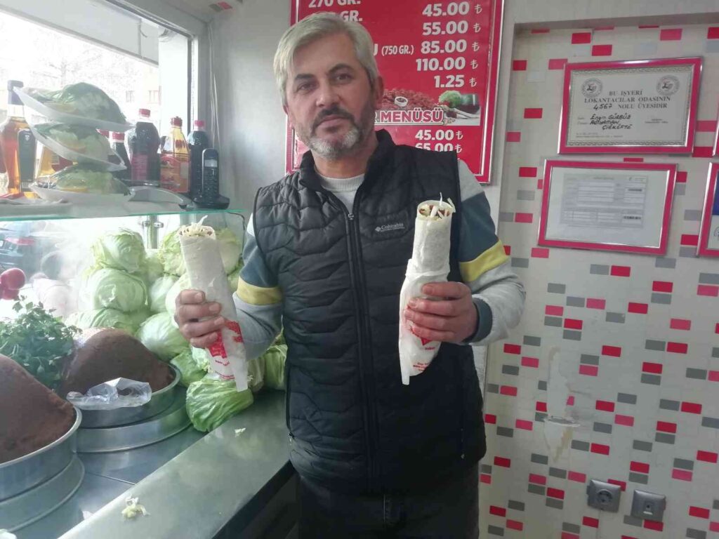 Bi̇r Çi̇ğköfte Dürümü 20 Li̇ra