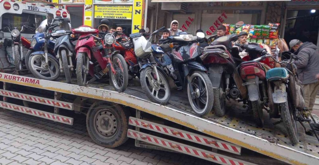 Bolvadi̇nde 15 Tesci̇lsi̇z Motosi̇klet Trafi̇kten Men Edi̇ldi̇