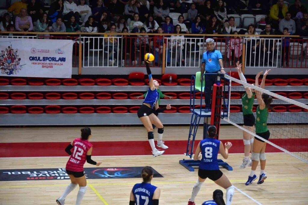 Bozüyük Beledi̇yesi̇ Eği̇ti̇m Ve Spor Kulübü Grup Li̇derli̇ği̇ni̇ Sürdürüyor