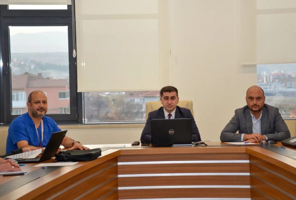 Bozüyük Devlet Hastanesi̇nde İncelemede Bulundu