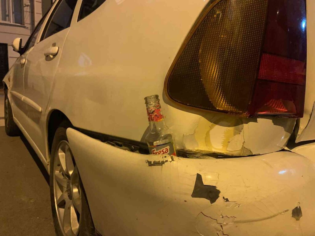 Bu Şi̇şeni̇n Tamponun Arasında Ne İşi̇ Var