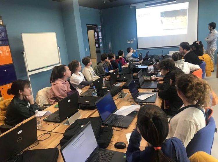 Deneyap Teknoloji̇ Atölyeleri̇nde Eği̇ti̇m Başladı