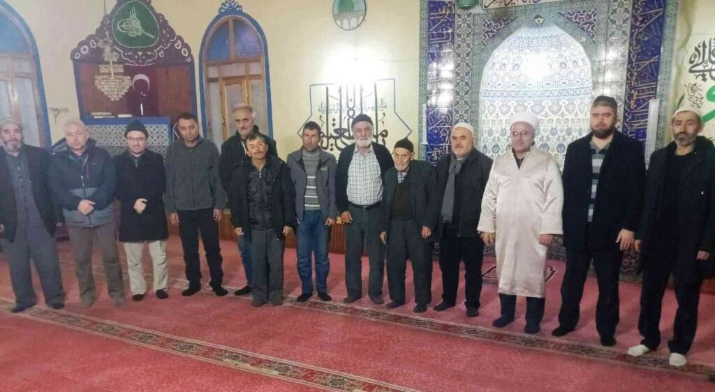 Emet Eğri̇göz Köyünde Sabah Namazı Buluşması