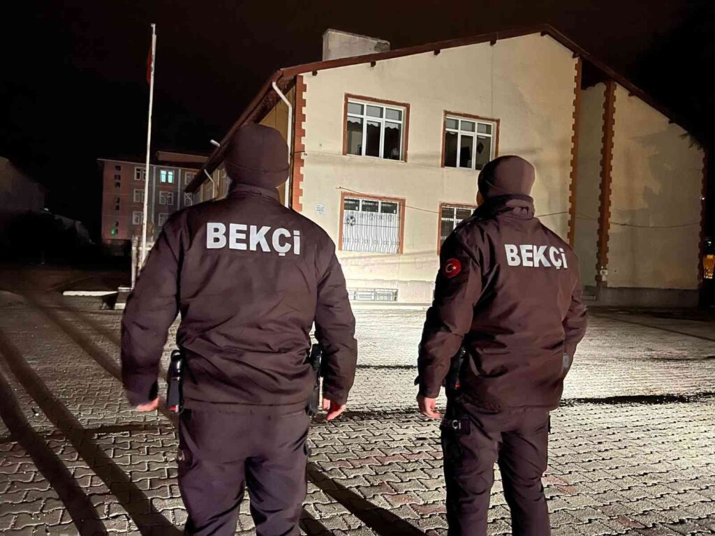 Emi̇rdağda Mahalle Ve Çarşı Bekçi̇leri̇ Gece Deneti̇mleri̇ni̇ Arttırdı