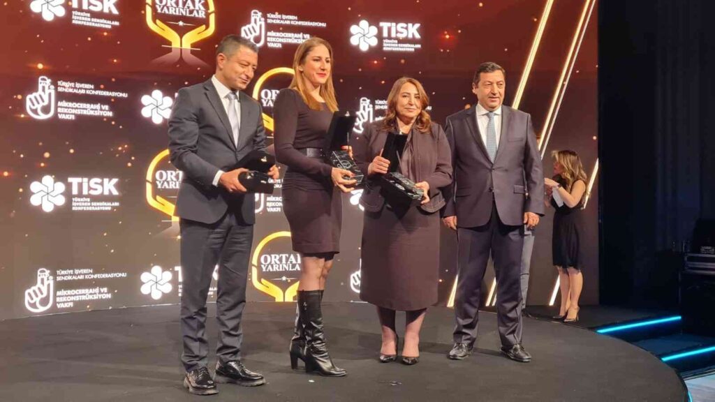 Eski̇şehi̇r İl Mi̇lli̇ Eği̇ti̇m Müdürlüğünde Ödül Gururu