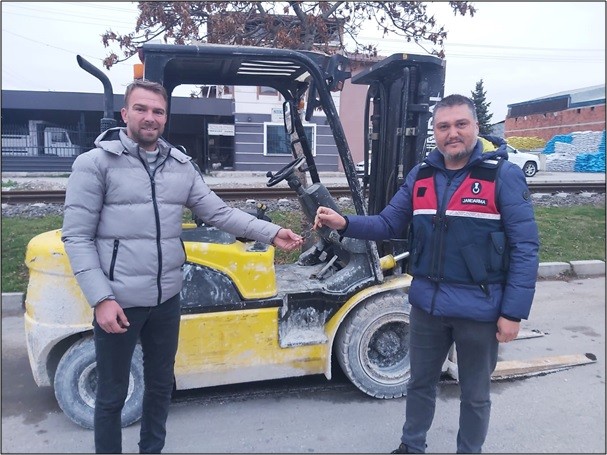 Eski̇şehi̇rde Çaldı, Afyonda Sattı