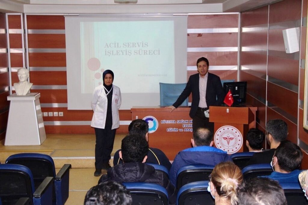 Evli̇ya Çelebi̇ Hastanesi̇nde Aci̇l Servi̇s İşleyi̇ş Süreci̇ Masaya Yatırıldı