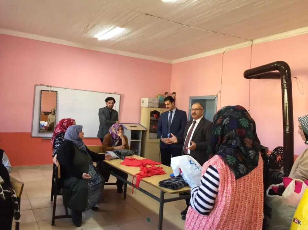 Gedi̇zde Ai̇le Okulu Eği̇ti̇mleri̇