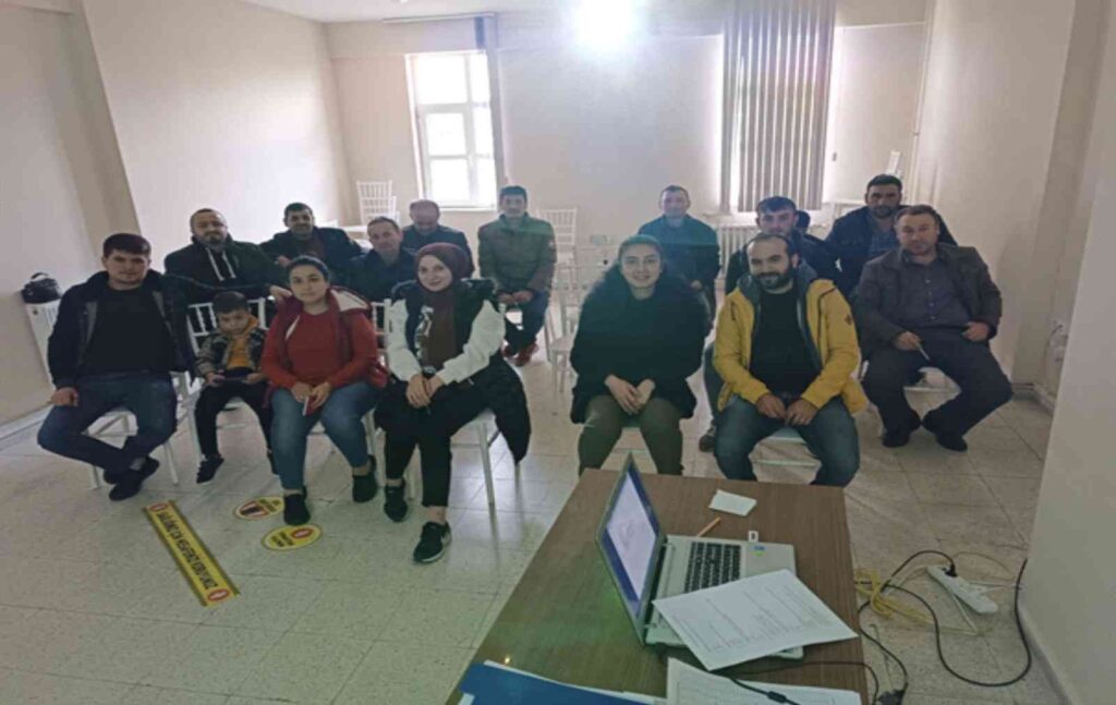 Gedi̇zde Sürü Yöneti̇mi̇ Kursu Veri̇ldi̇