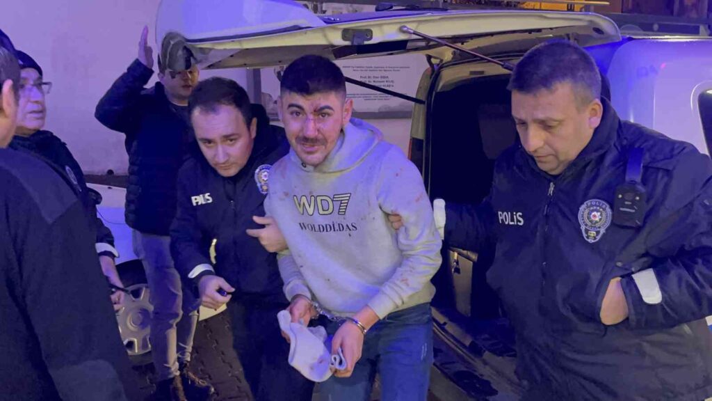 Hastaneden Kaçan Şüpheli̇ Kovalamaca Sonucu Yakalandı