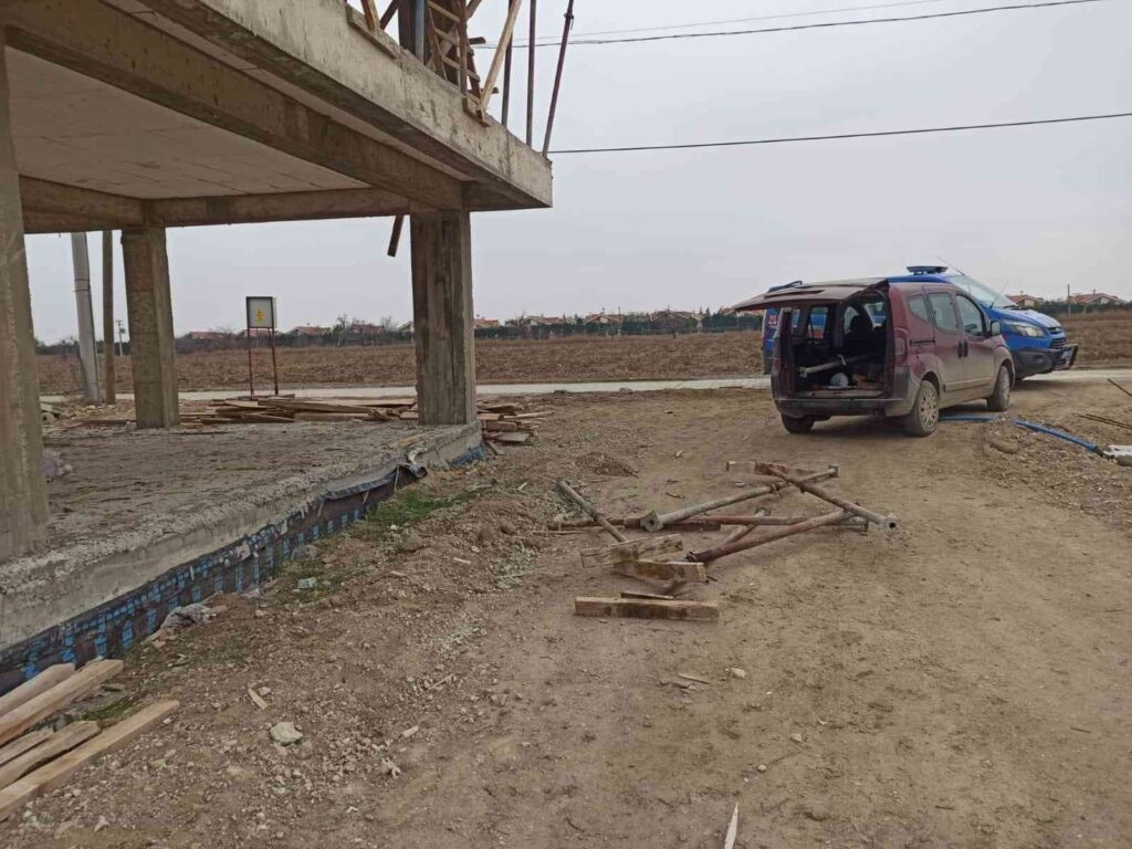 Hurda Malzeme Çalan Şahıs Jandarma Eki̇pleri̇nce Yakalandı