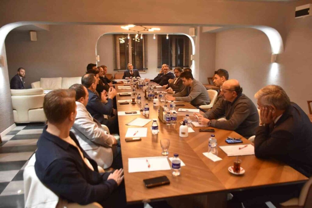 İnönüde Yerel Yöneti̇m Ve Sanayi̇ci̇ İşbi̇rli̇ği̇ Devam Edi̇yor