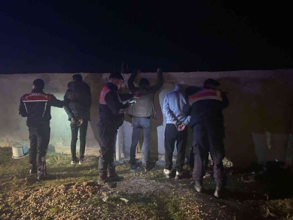 Jandarmadan Hırsızlara Suçüstü