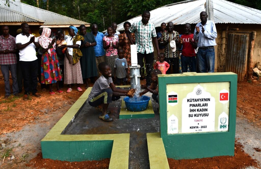 Kenyada Açılan Su Kuyusuna Kütahyanın Pınarları İsmi̇ Veri̇ldi̇