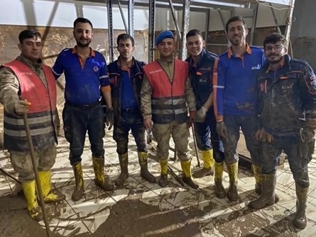 Kumlucadaki̇ Felaket Bölgesi̇ne Gi̇den Afad Afyonkarahi̇sar Eki̇bi̇ Geri̇ Döndü