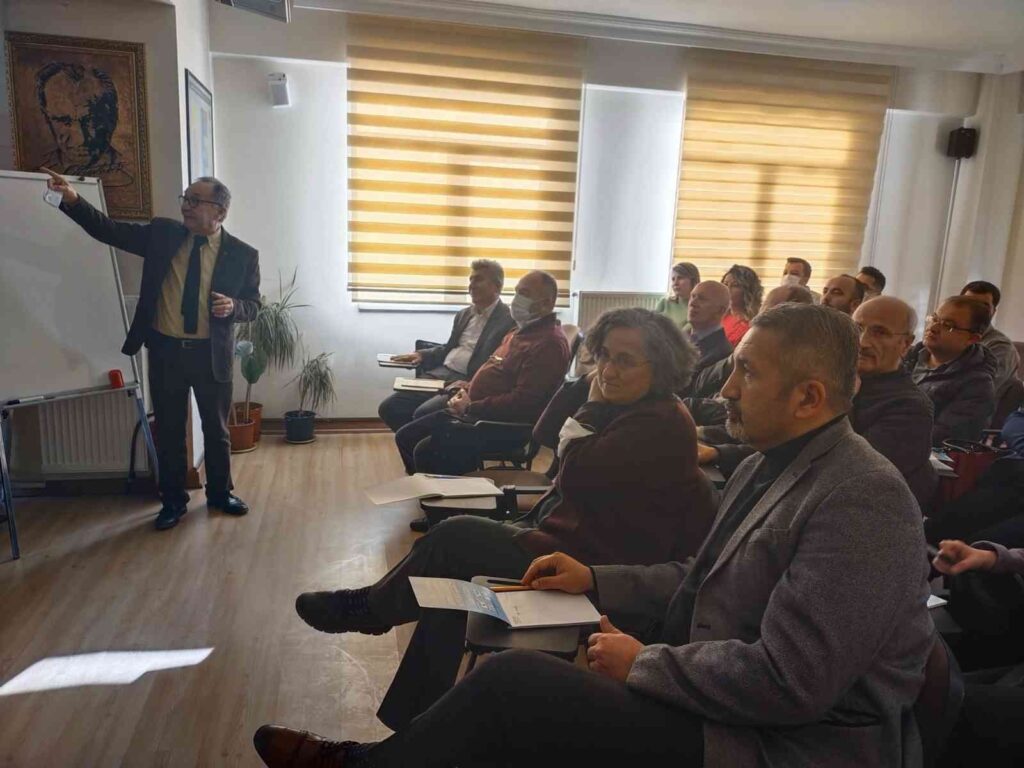 Kuraklık Alarmı; Eski̇şehi̇rde Obruklar Oluşmaya Başladı