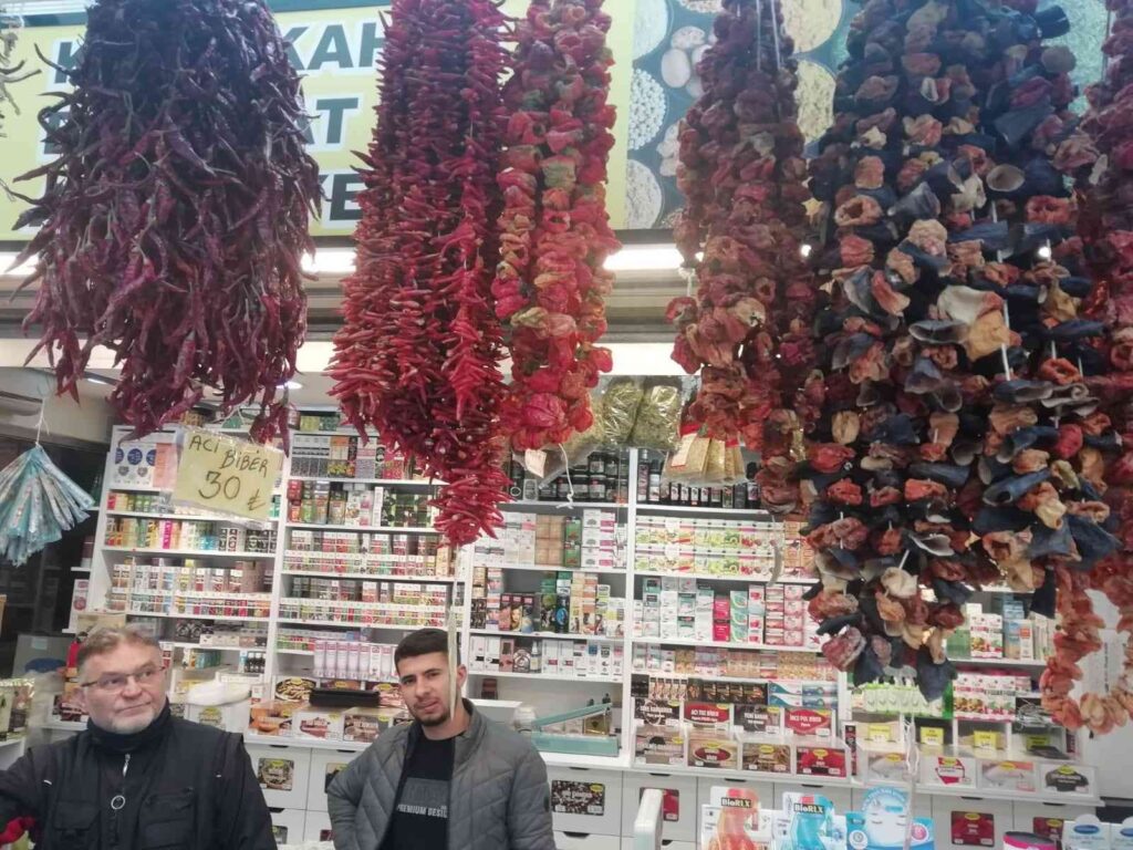 Kurutulmuş Bi̇berler Beklenen Talebi̇ Görmedi̇