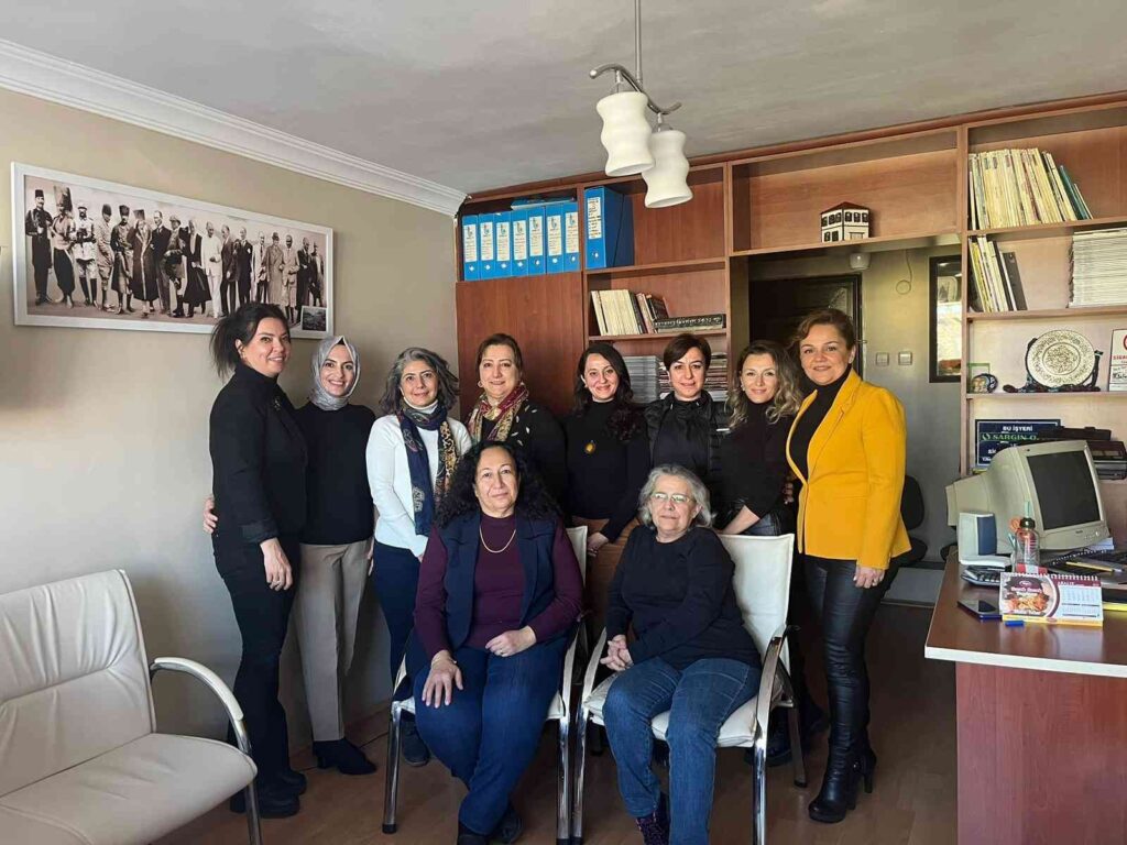 Kütahya İş Kadınları Derneği̇nde Kongre Heyecanı