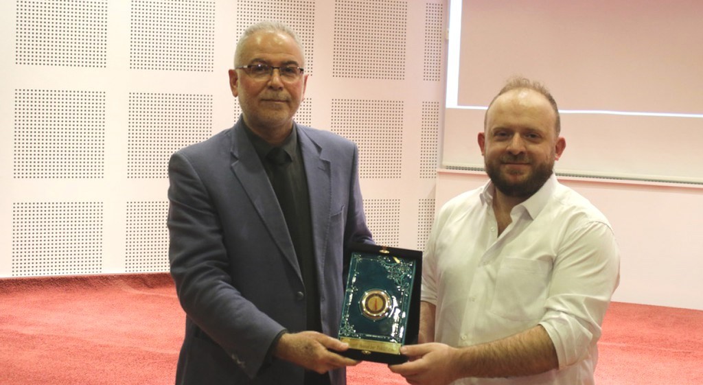 “Kütahya, Kent Tari̇hi̇yle, Kültür Ve Sanatıyla Zengi̇n, Anadolunun Önemli̇ Ve Kadi̇m Bi̇r Şehri̇di̇r”