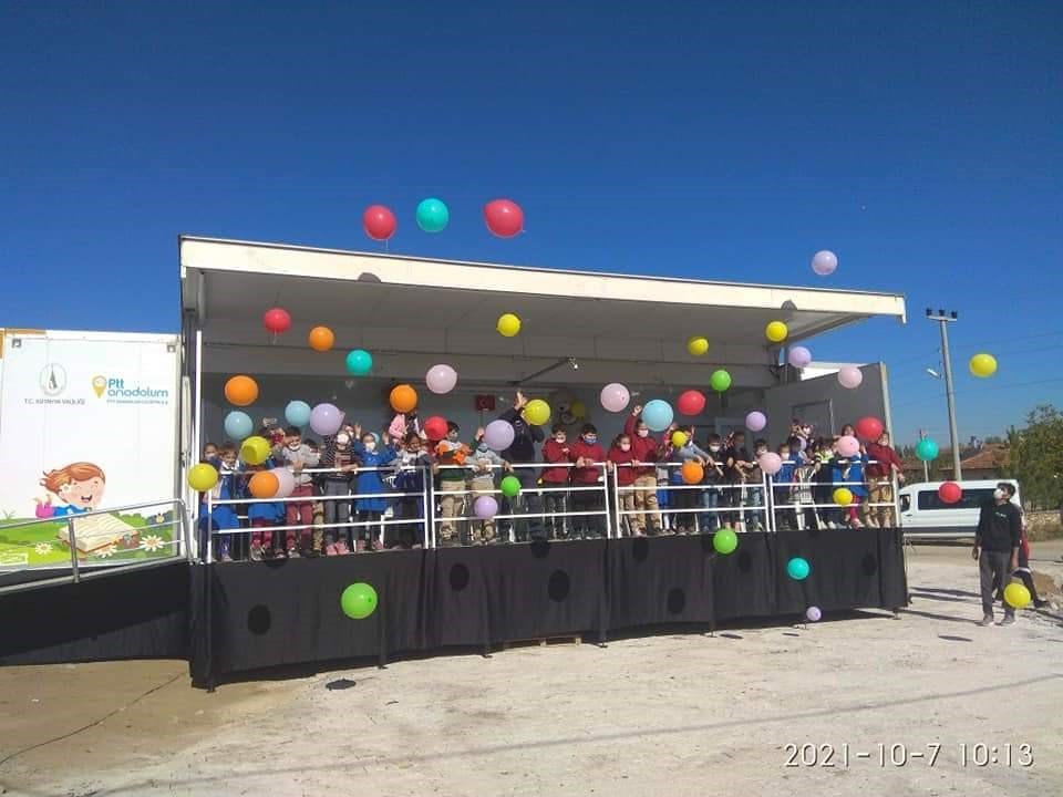 Kütahya Vali̇li̇ği̇ Moti̇vasyon Ve Eği̇ti̇m Tırı “Yılın En İyi̇si̇” Seçi̇ldi̇