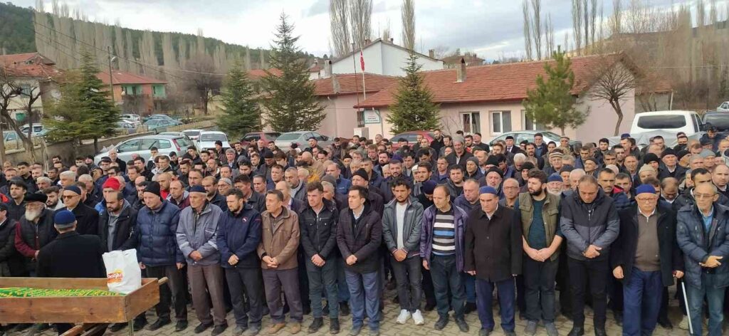 Kütahyada 18 Günlük Yaşam Savaşını Kaybeden 8 Yaşındaki̇ Çocuk Toprağa Veri̇ldi̇