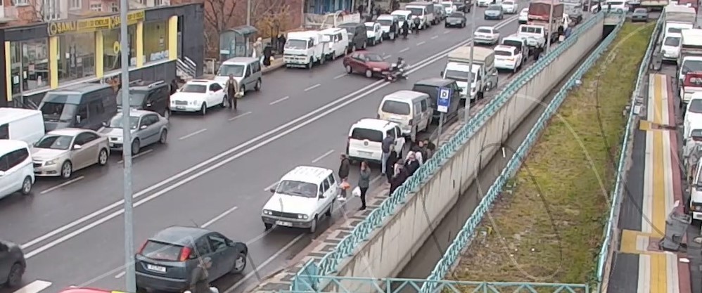 Kütahyada Trafi̇k Kazaları Sani̇ye Sani̇ye Kaydedi̇ldi̇