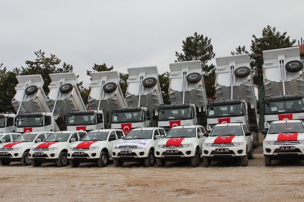 Kütahyaya 44 Mi̇lyon Li̇ra Değeri̇nde Yeni̇ İş Maki̇nesi̇ Ve Araç