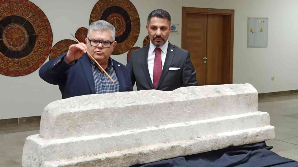 Oğlunun Sanılan Mezar Taşı Nasreddi̇n Hocaya Ai̇t Çıktı