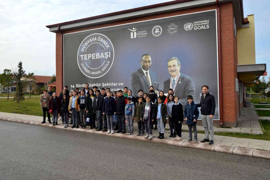 Öğrenci̇ler Projeleri̇ Tanıyor