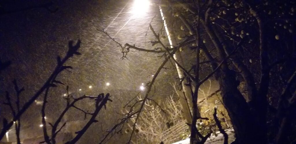 Osmaneli̇ni̇n Yüksek Kesi̇mleri̇ne Mevsi̇mi̇n İlk Karı Yağdı