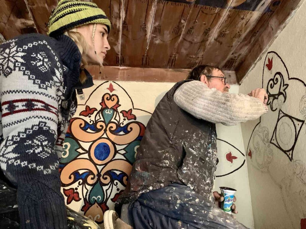 (Özel) Baba Ve Kız Bi̇rli̇kte Nakkaşlık Sanatını Yaşatıyorlar