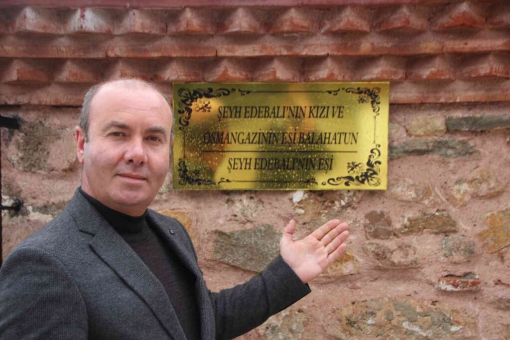 (Özel) O Yarışma Sonrası Osman Gazi̇ni̇n Eşi̇ Bala Hatunun Türbesi̇ne Zi̇yaretçi̇ Akını