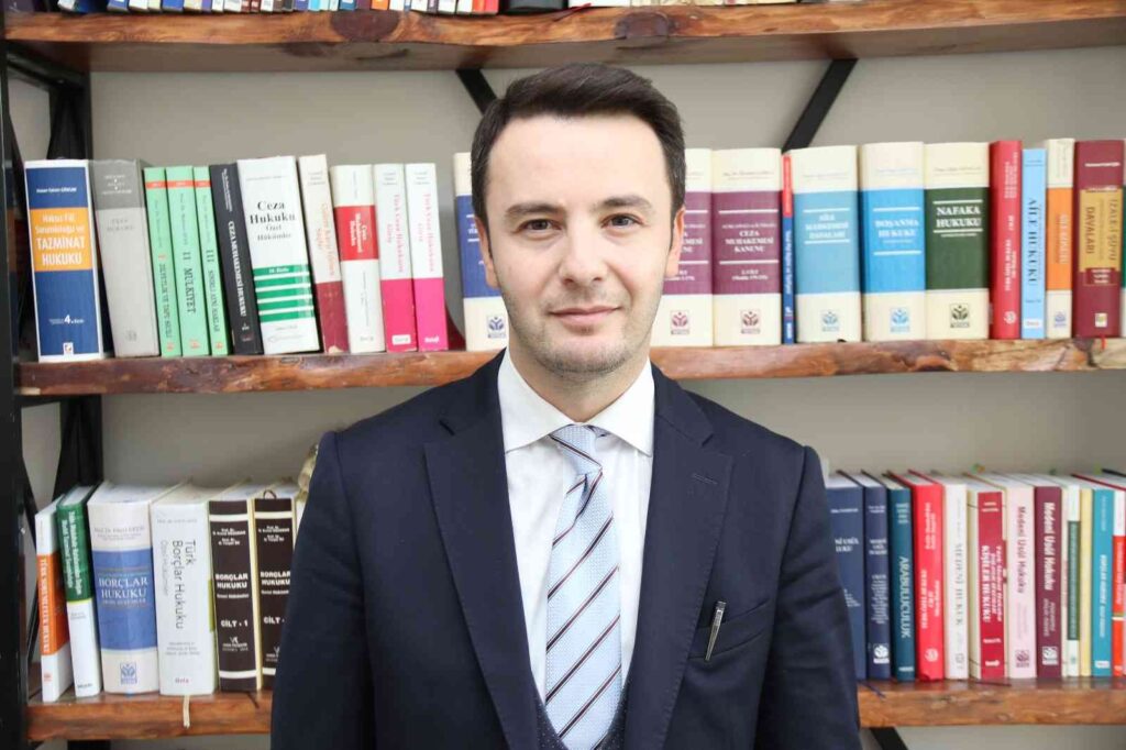 (Özel) Uzmanından Sözleşmeli̇ye Kadro Düzenlemesi̇ne İli̇şki̇n Değerlendi̇rme